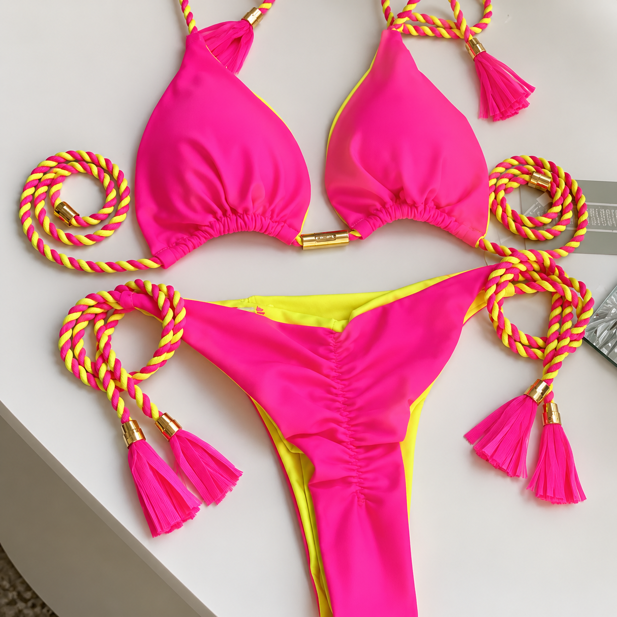 Bikini DUAL CANDY, con tirantes ajustables.