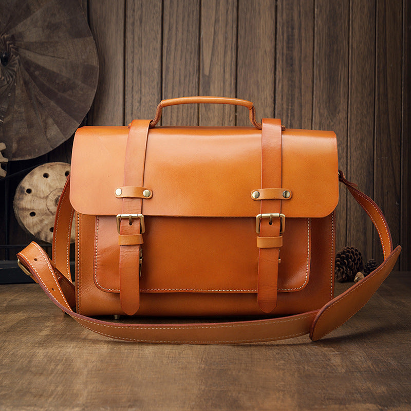 Bolsos ROMA cruzados de cuero curtido vegetal hechos a mano para hombre.