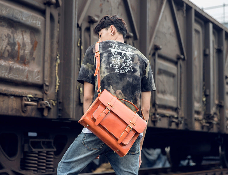 Bolsos ROMA cruzados de cuero curtido vegetal hechos a mano para hombre.