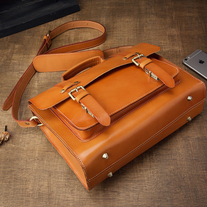 Bolsos ROMA cruzados de cuero curtido vegetal hechos a mano para hombre.