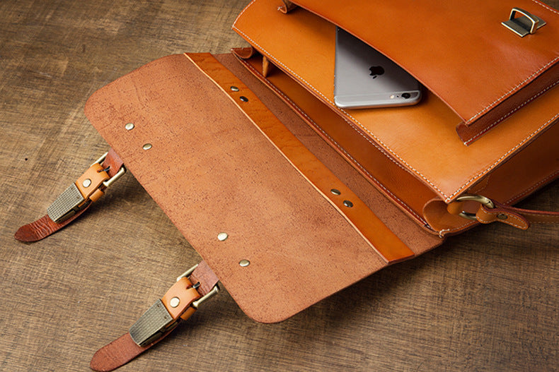 Bolsos ROMA cruzados de cuero curtido vegetal hechos a mano para hombre.