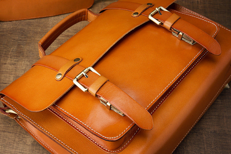 Bolsos ROMA cruzados de cuero curtido vegetal hechos a mano para hombre.