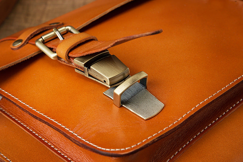 Bolsos ROMA cruzados de cuero curtido vegetal hechos a mano para hombre.