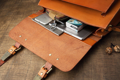 Bolsos ROMA cruzados de cuero curtido vegetal hechos a mano para hombre.
