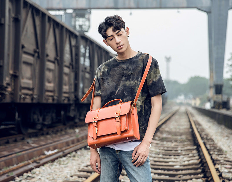 Bolsos ROMA cruzados de cuero curtido vegetal hechos a mano para hombre.
