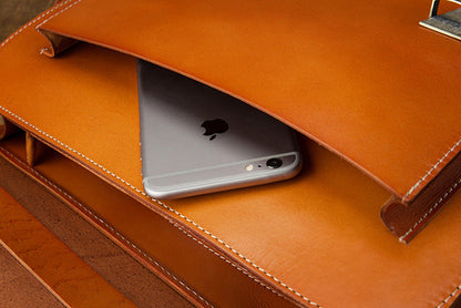Bolsos ROMA cruzados de cuero curtido vegetal hechos a mano para hombre.