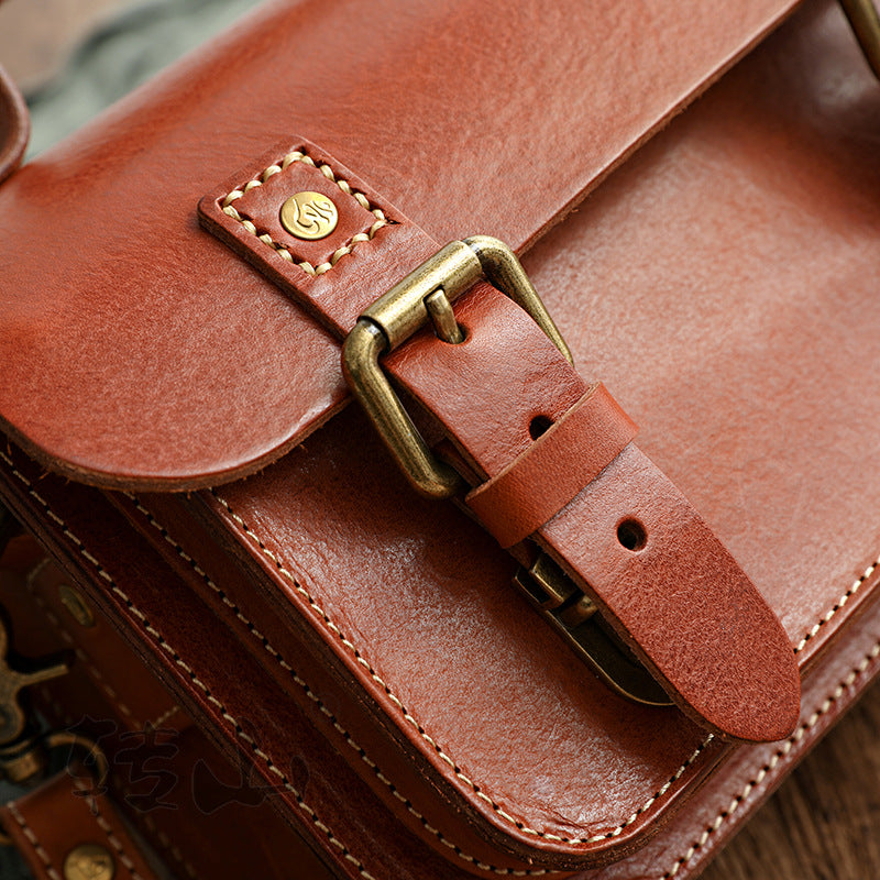Bolso bandolera MILI Cambridge de cuero curtido vegetal hecho a mano
