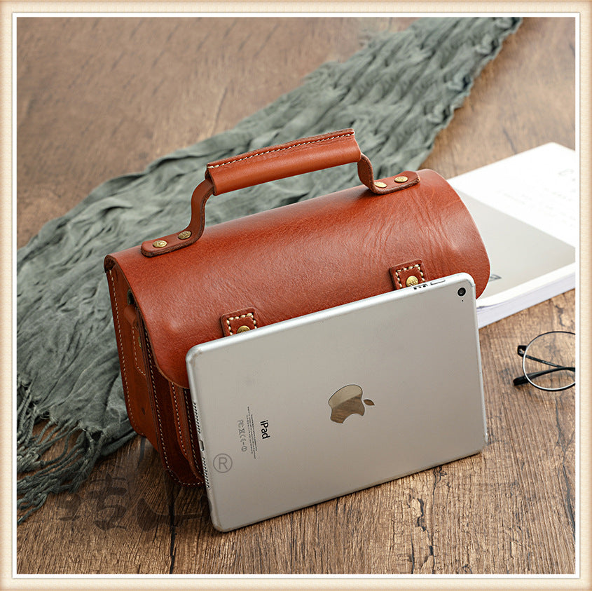 Bolso bandolera MILI Cambridge de cuero curtido vegetal hecho a mano