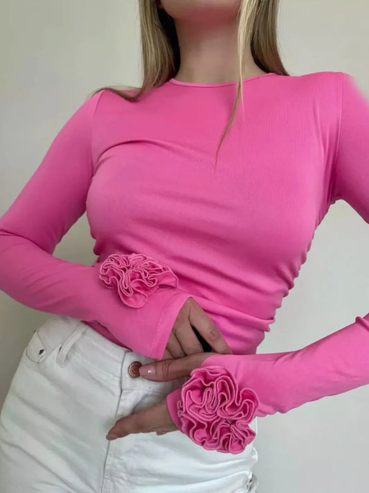 Camiseta ROCIO, con flores en la manga, hermosa, romántica y delicada.