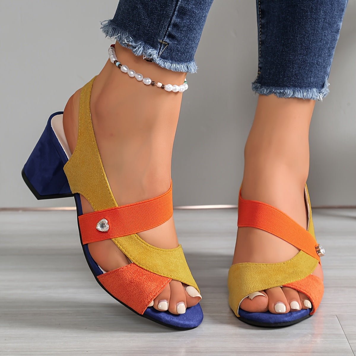 Sandalias SARA, elegantes, estables e increíblemente cómodas.