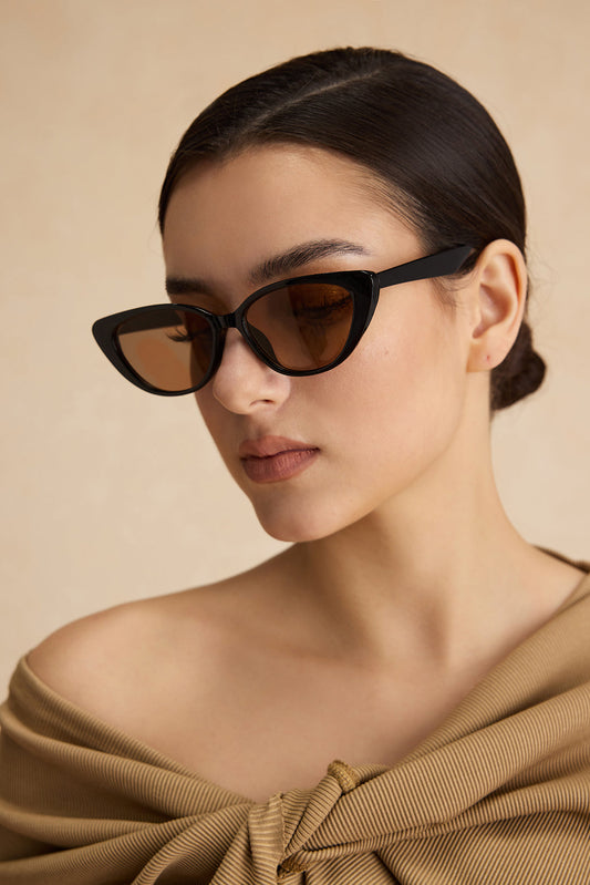 Gafas de sol con montura ovalada.