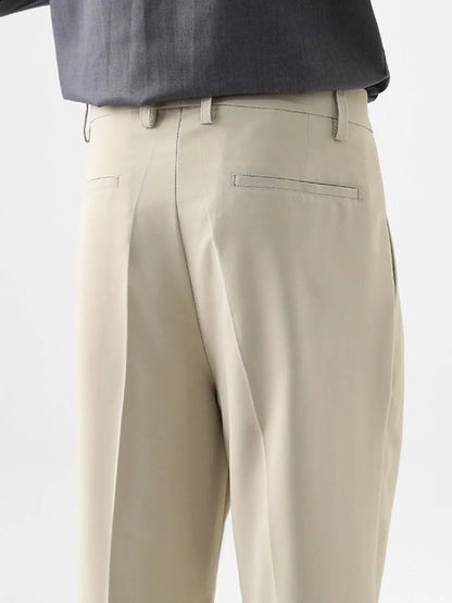 Pantalón YORK de corte recto con pinzas, básico y liso de hombre.