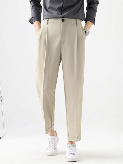 Pantalón YORK de corte recto con pinzas, básico y liso de hombre.