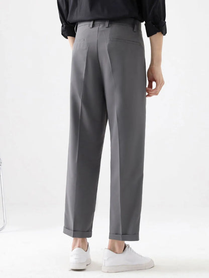 Pantalón YORK de corte recto con pinzas, básico y liso de hombre.