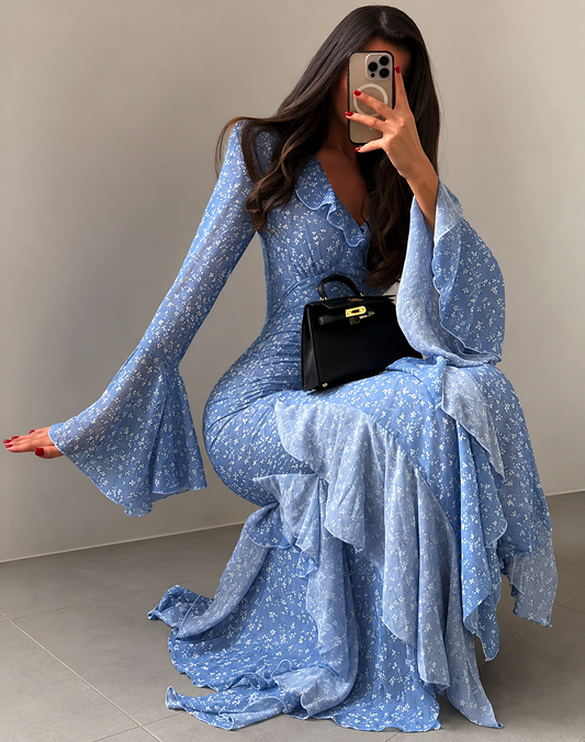Vestido CELESTE AURA, manga larga, con vuelos.