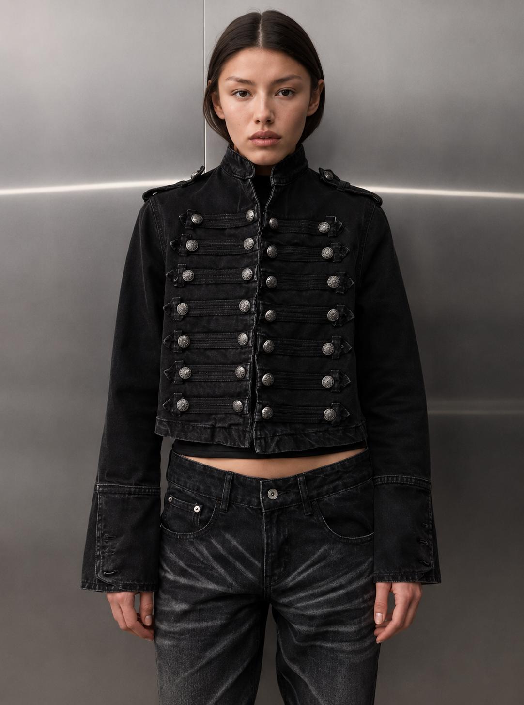 Chaqueta SOLANA estilo militar de denim, mezclilla.