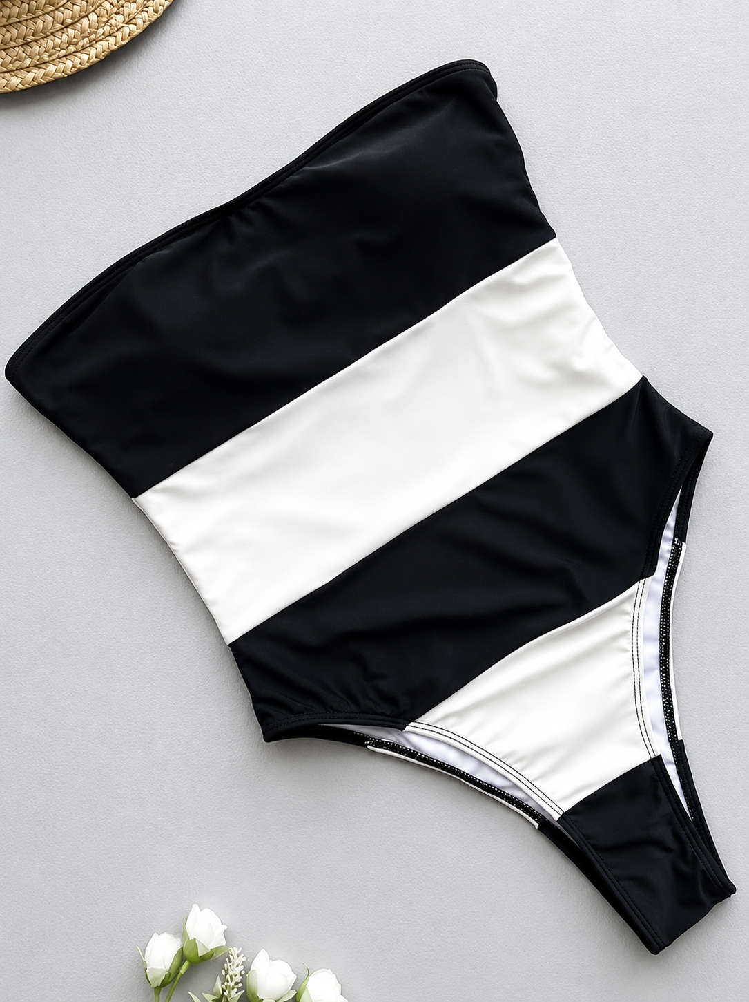 Traje de baño MONACO de 1 pieza a rayas, blanco y negro.