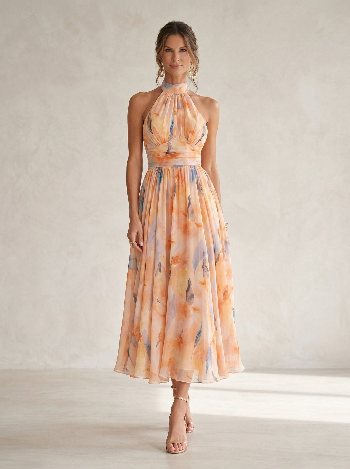 Vestido LIRIO de Cuello Halter con Estampado de Acuarela