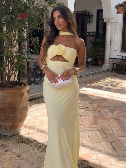 Vestido LUDMILA Maxi Halter con Rosa en el Escote