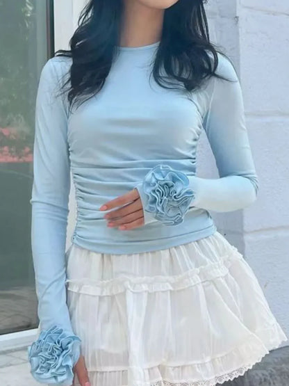 Camiseta ROCIO, con flores en la manga, hermosa, romántica y delicada.