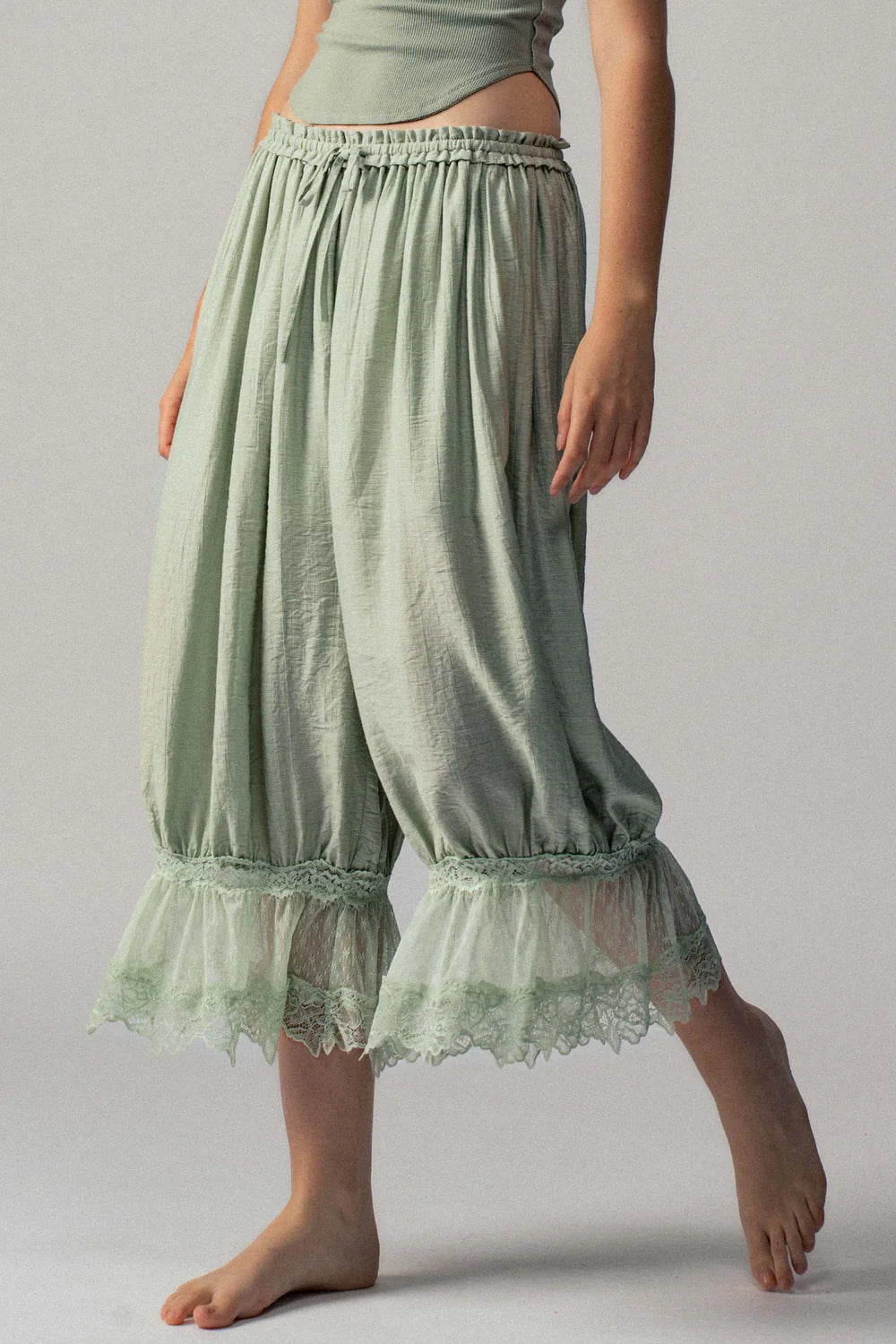 Pantalón bombacho DELFINA, tipo aladino. Tendencia 2026