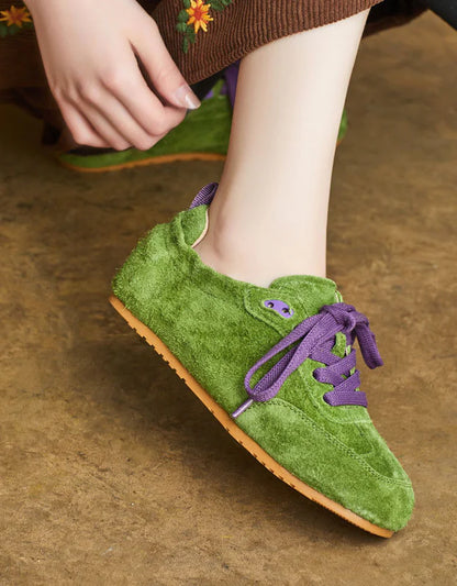 Zapatillas LARA todo andar con cordones, boodles de gamuza. Tendencia 2026