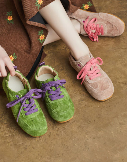 Zapatillas LARA todo andar con cordones, boodles de gamuza. Tendencia 2026