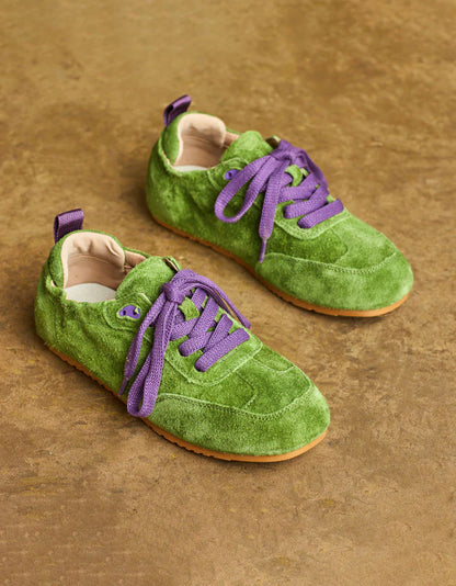 Zapatillas LARA todo andar con cordones, boodles de gamuza. Tendencia 2026