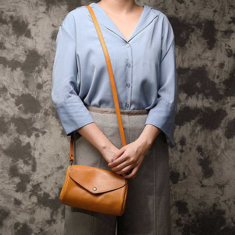 Bolso JAZ pequeño de piel curtida vegetal para mujer.