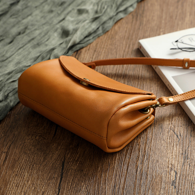 Bolso JAZ pequeño de piel curtida vegetal para mujer.
