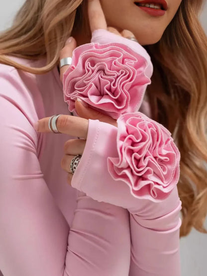 Camiseta ROCIO, con flores en la manga, hermosa, romántica y delicada.