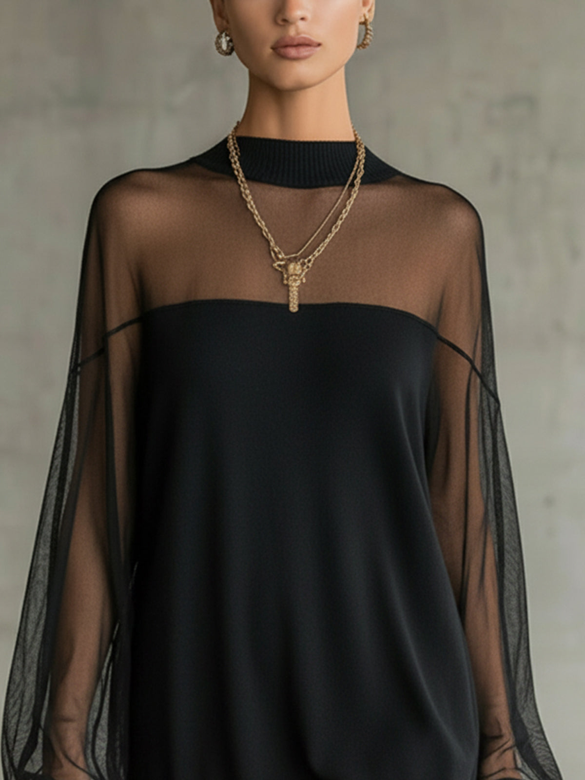 AMÉLIE™ | Elegante minivestido negro con mangas de malla