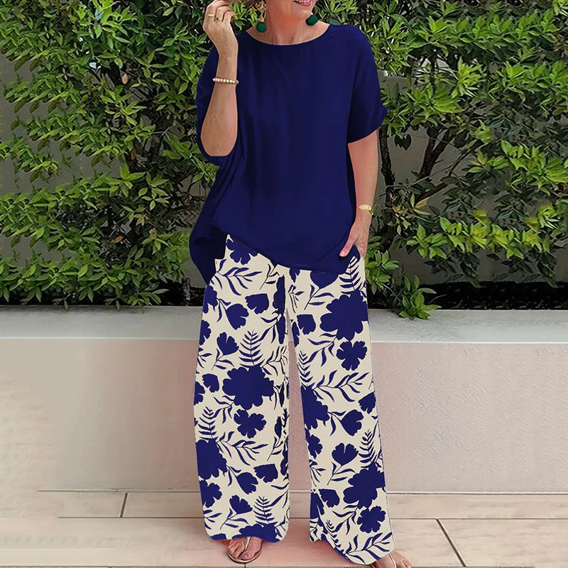Conjunto SILVIA, remera elástica y pantalón de algodón elástico con estampado floral.