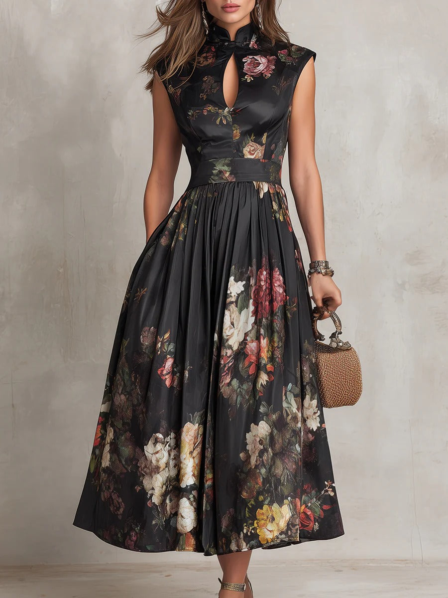 Midi vestido ELEGANCIA ORIENTAL de satén plisado con escote en forma de ojo de cerradura.