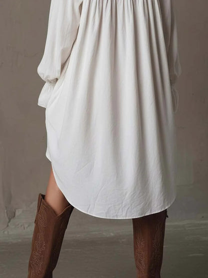 Minivestido MILAGROS de manga larga con encaje y bajo irregular de estilo retro