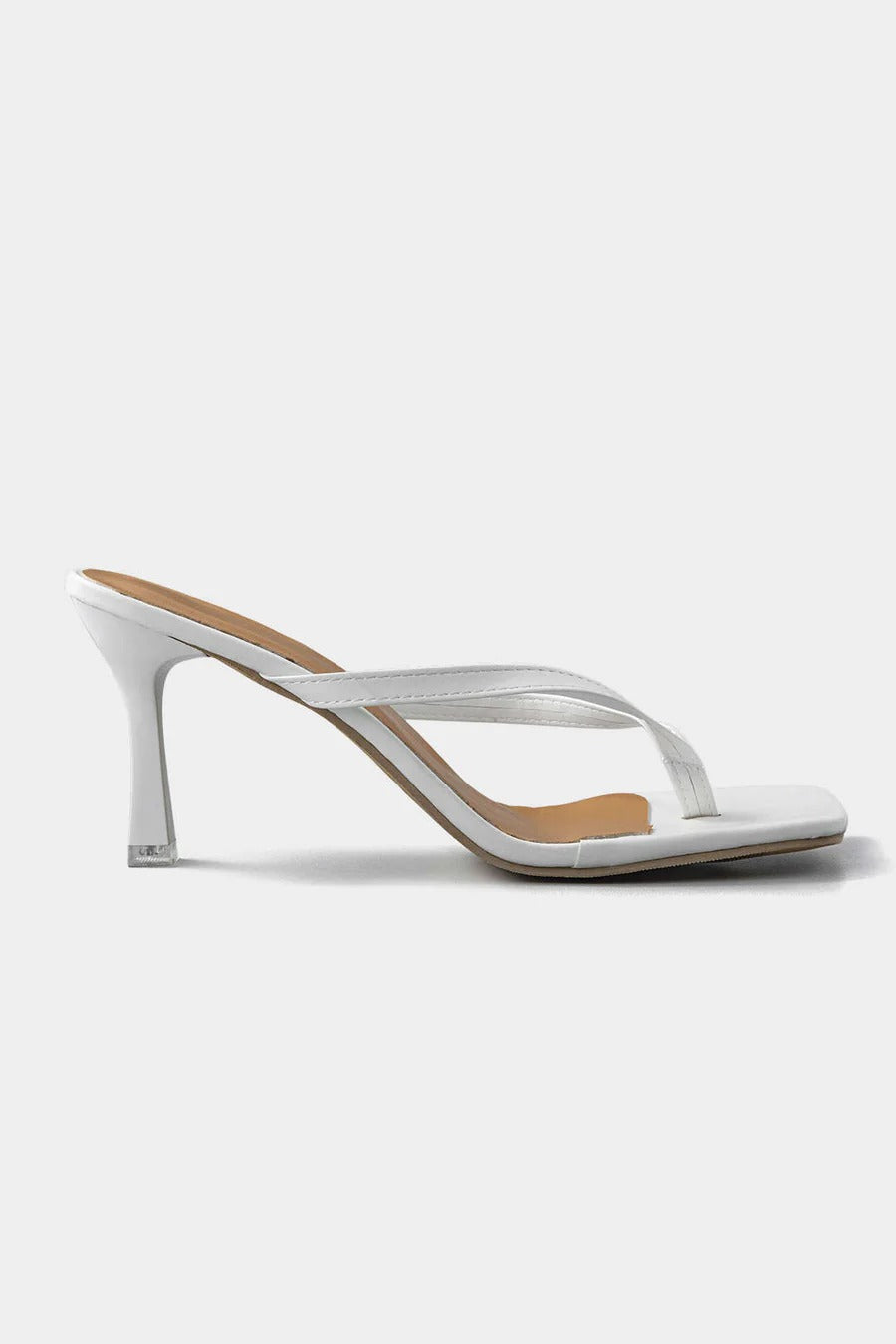 Sandalias LOLO de dedo minimal de tacón fino.