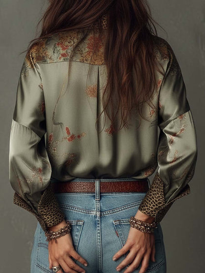 Camisa CÓRDOBA de satén con estampado floral y botones, con ribete de leopardo.