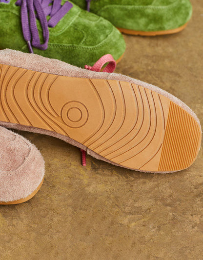 Zapatillas LARA todo andar con cordones, boodles de gamuza. Tendencia 2026